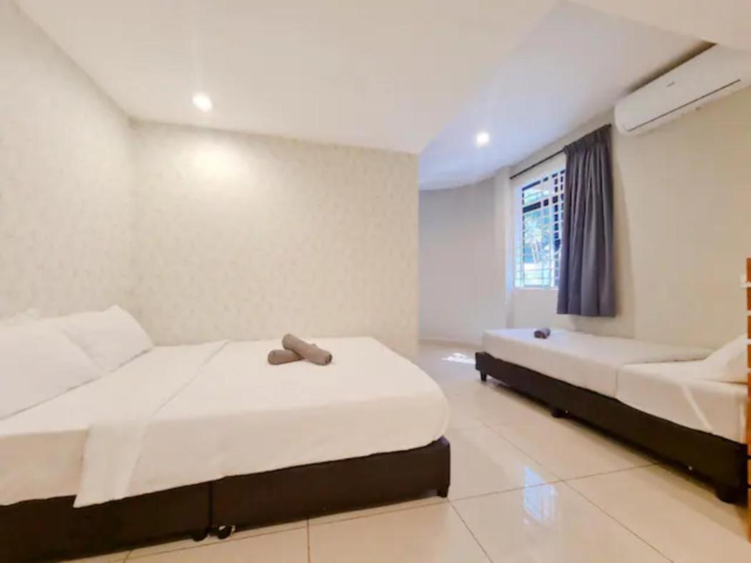 Penginapan4U Near Gurney Paragon George Town Esterno foto